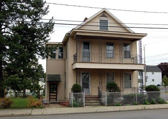 2nd image of 146 Ontario St