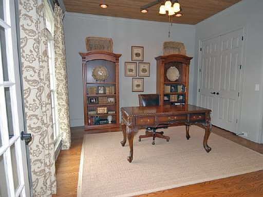 3rd image of 100 Newhaven Dr