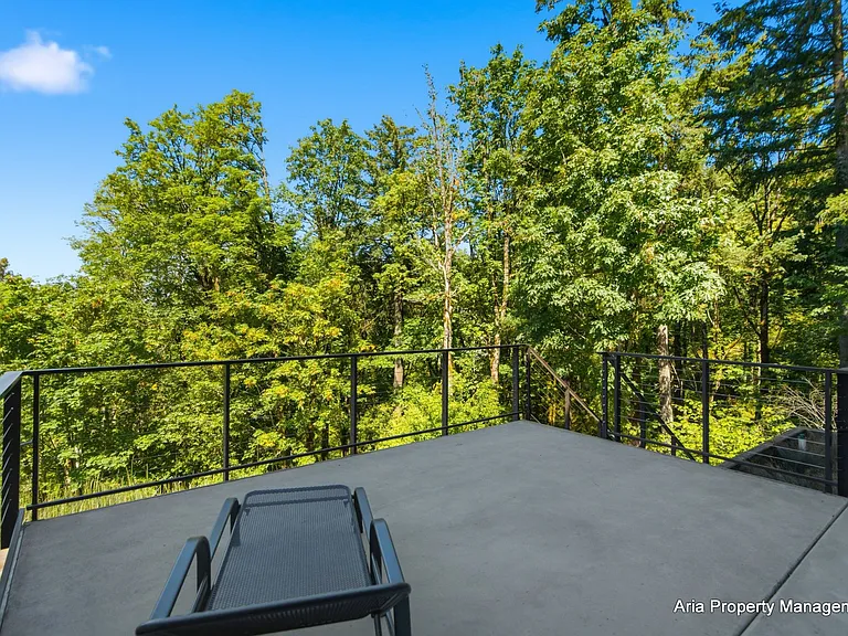 2709 NW Bullfinch Pl — Photo 31