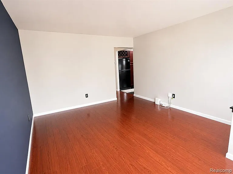 23400 Reynolds Ave — Photo 7