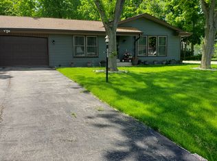3645 S Poplar Rd, New Berlin, WI 53151