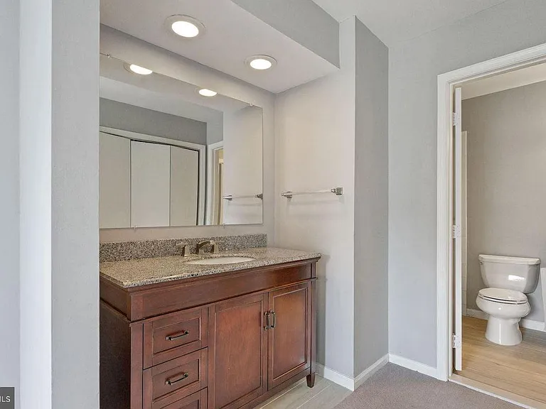 2522 S Arlington Mill Dr #D-4 — Photo 25