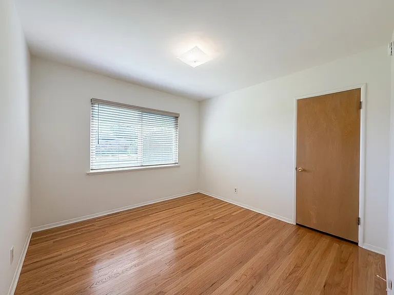 962 N Calmgrove Ave — Photo 60