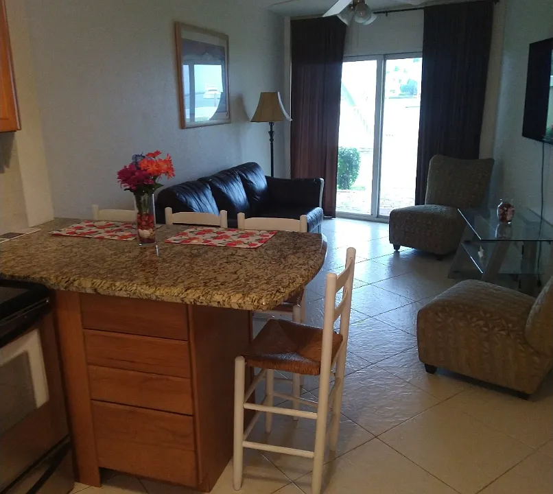2508 Bay Dr