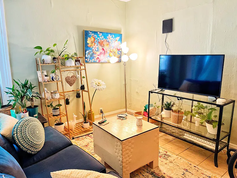 238 Lafayette Ave NE #3 — Photo 1
