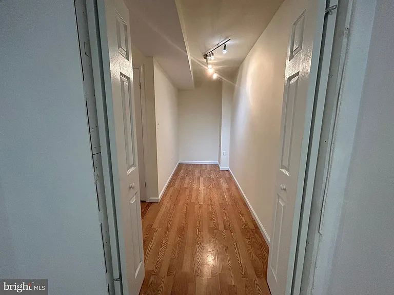 5916 Dorchester Way — Photo 25