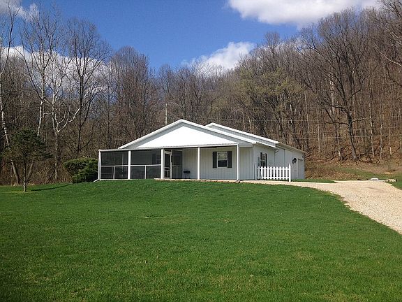 Detached apartment/garage