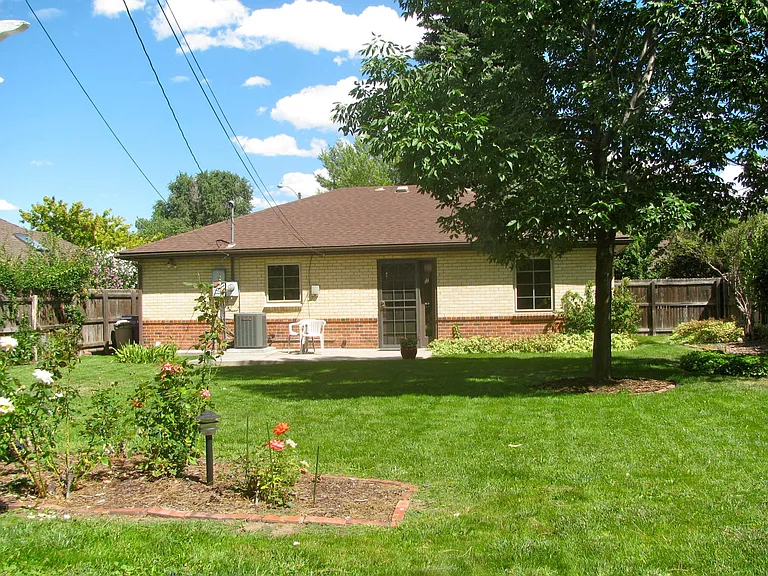 1221 Jasmine St — Photo 13
