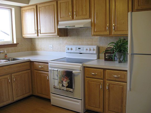 KITCHEN, APPLIANCES