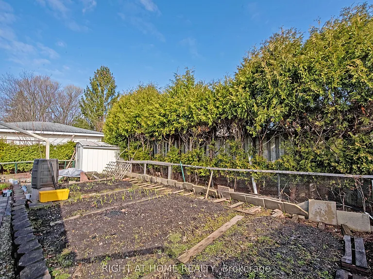 69 Alayne Cres — Photo 46