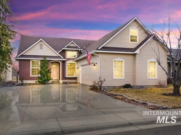 6889 E Greens Dr, Nampa, ID 83687