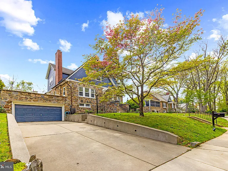 106 Edgewood Rd — Photo 4