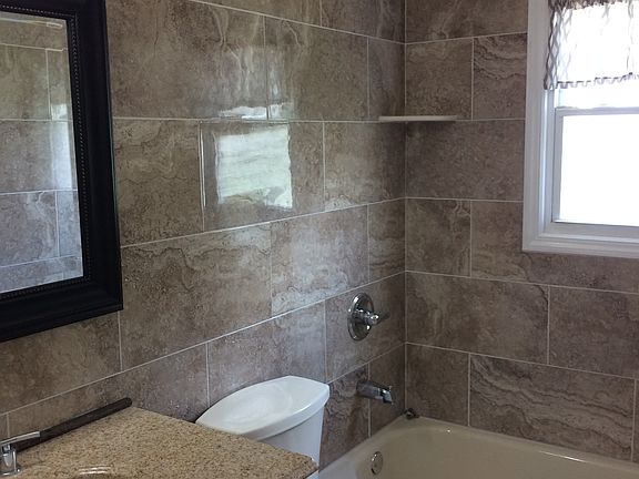 3rd image of 3747 Sarah Dr