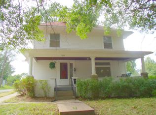 909 S 5th St, Atchison, KS 66002