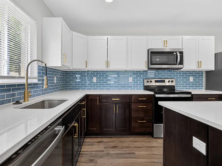 115 Mitchell Street — Photo 6