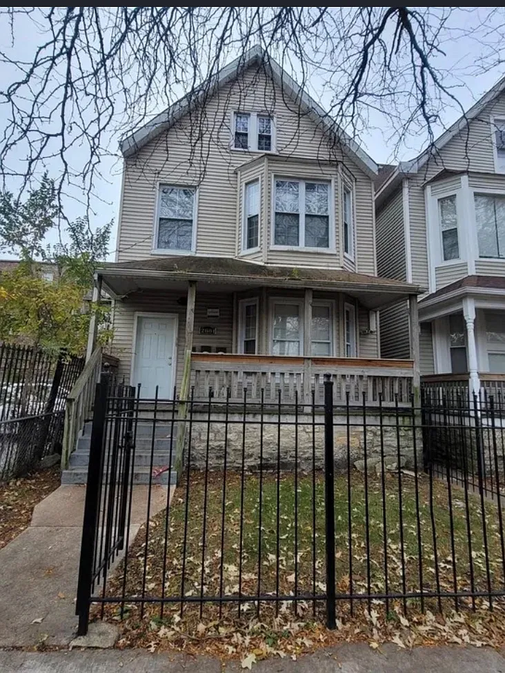 2 bed, 1100 sqft, $1,400 — Photo 1