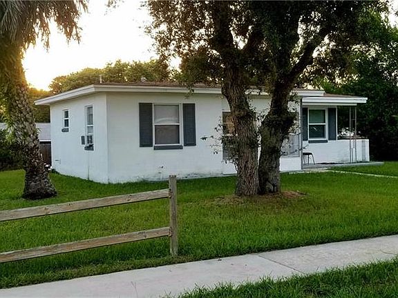 4th image of 1418 Covewood Ave