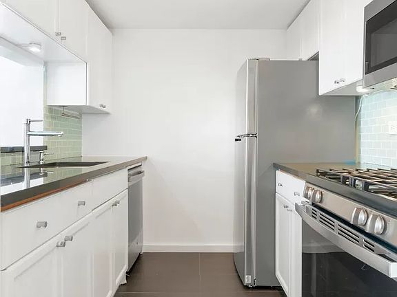 4th image of 4-74 48th Ave #4BB