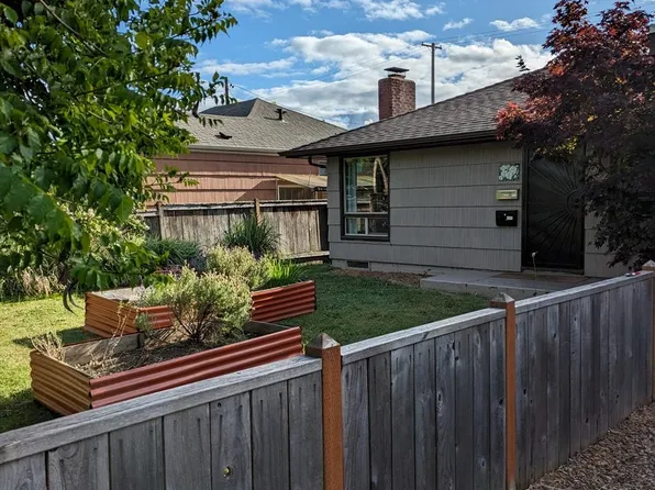 2682 Harris St, Eugene, OR 97405