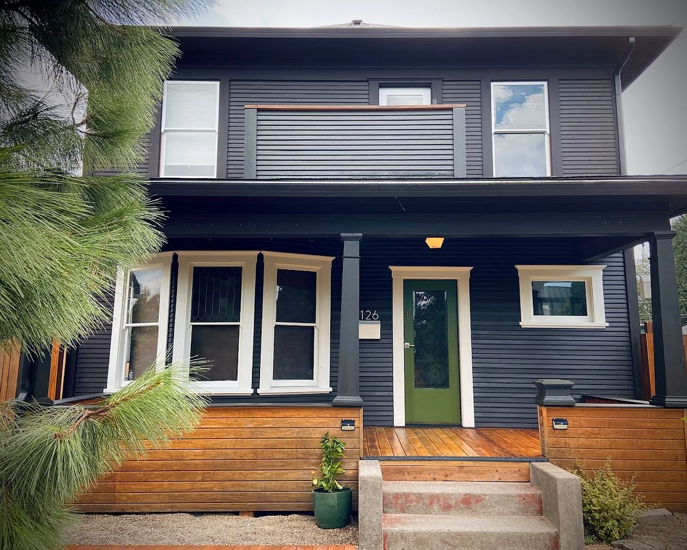 Charming St Johns Classic 4 Bed/2 Bath Craftsman 4-Square — Photo 2