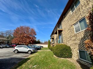 3021 4th St APT 5, Moline, IL 61265