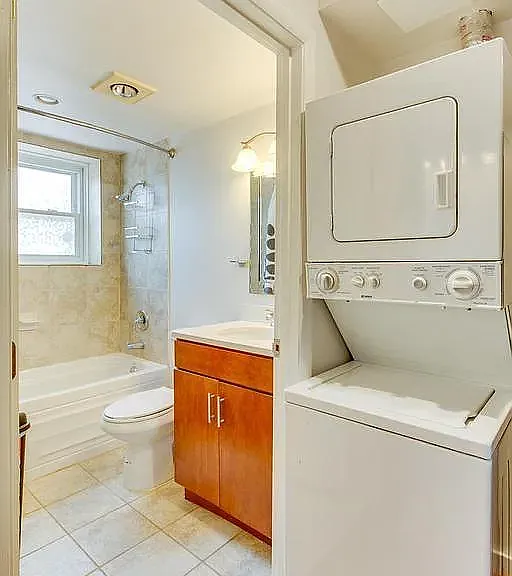 1512 Marion St NW #104 — Photo 4