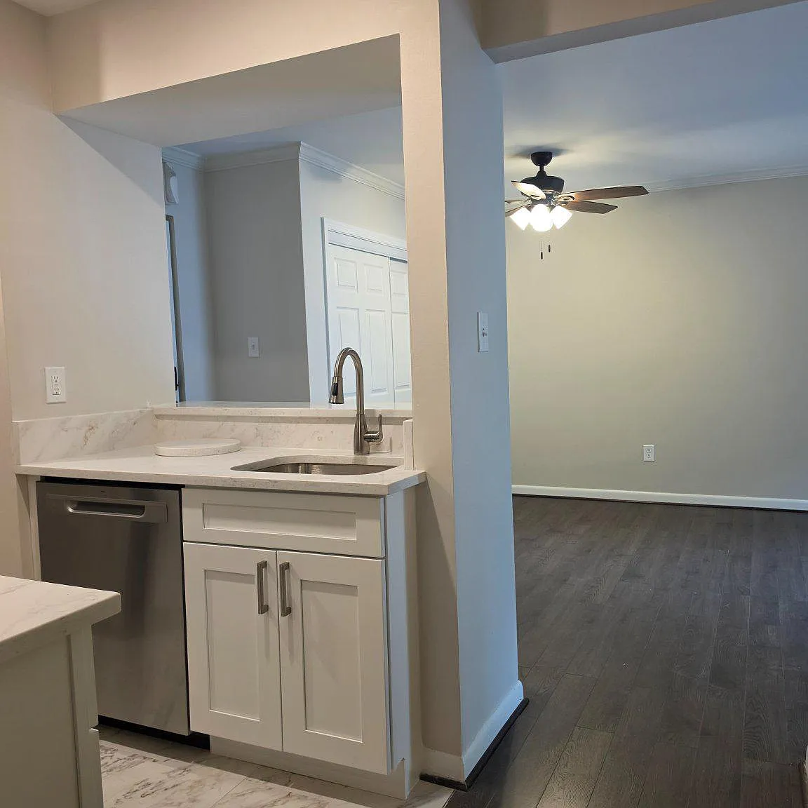 Cardinal Forest Condo — Photo 2