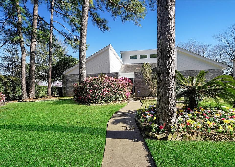 1st image of 11203 Canyon Trail Dr
