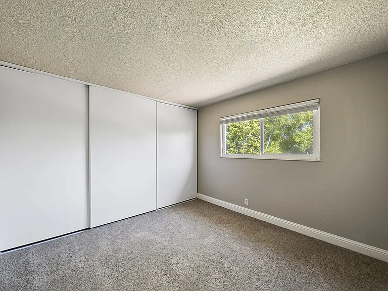 Garden Court Apartments — Photo 18