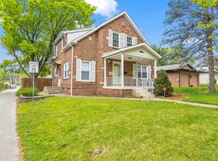 123 N Douglas Ave, Springfield, IL 62702