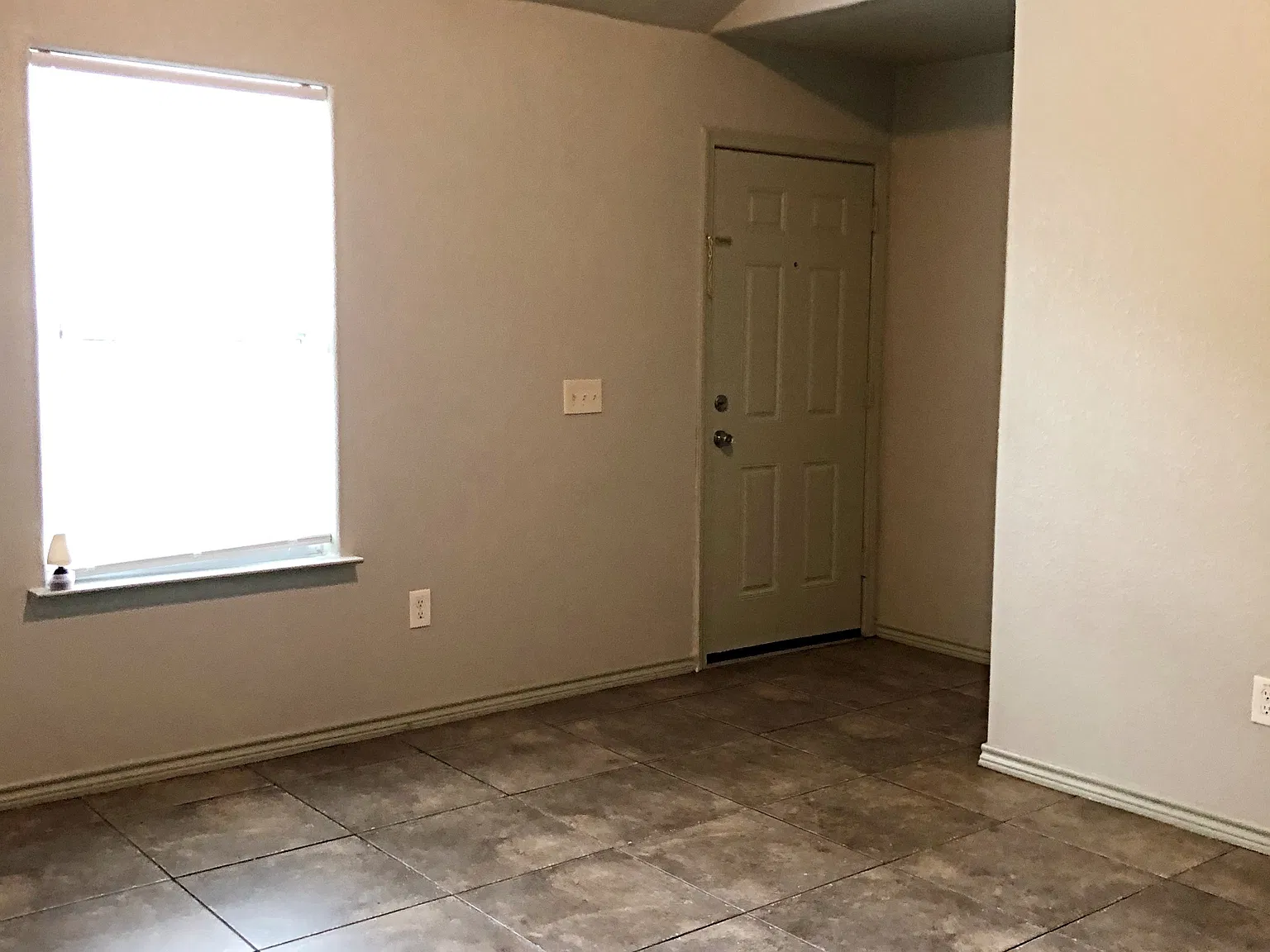 4 bed, 1316 sqft, $1,295 — Photo 2