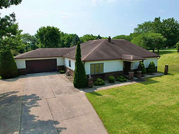 2nd image of 107 Ironwood Dr