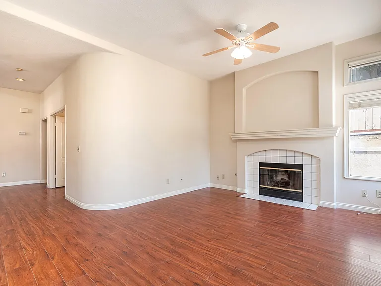 11718 Windcrest Ln — Photo 16