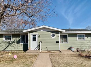 1422 E Clairemont Ave, Eau Claire, WI 54701