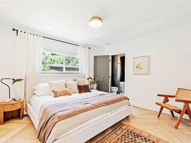 11110 Landale St — Photo 33