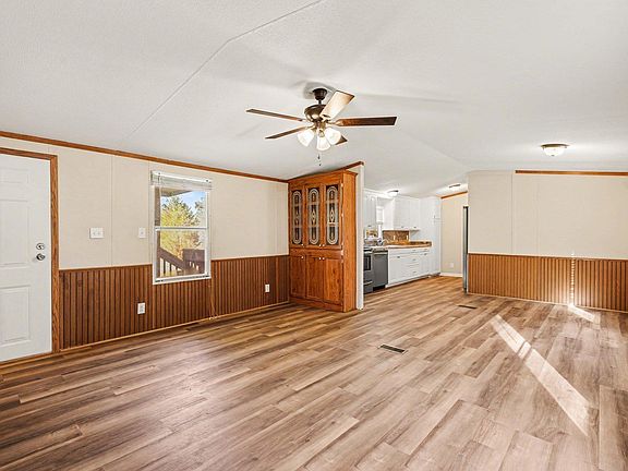 5th image of 309 Scarlett Ct