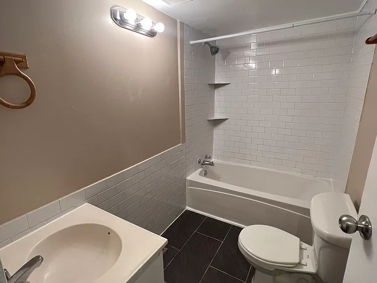 2806 Torbett St — Photo 11