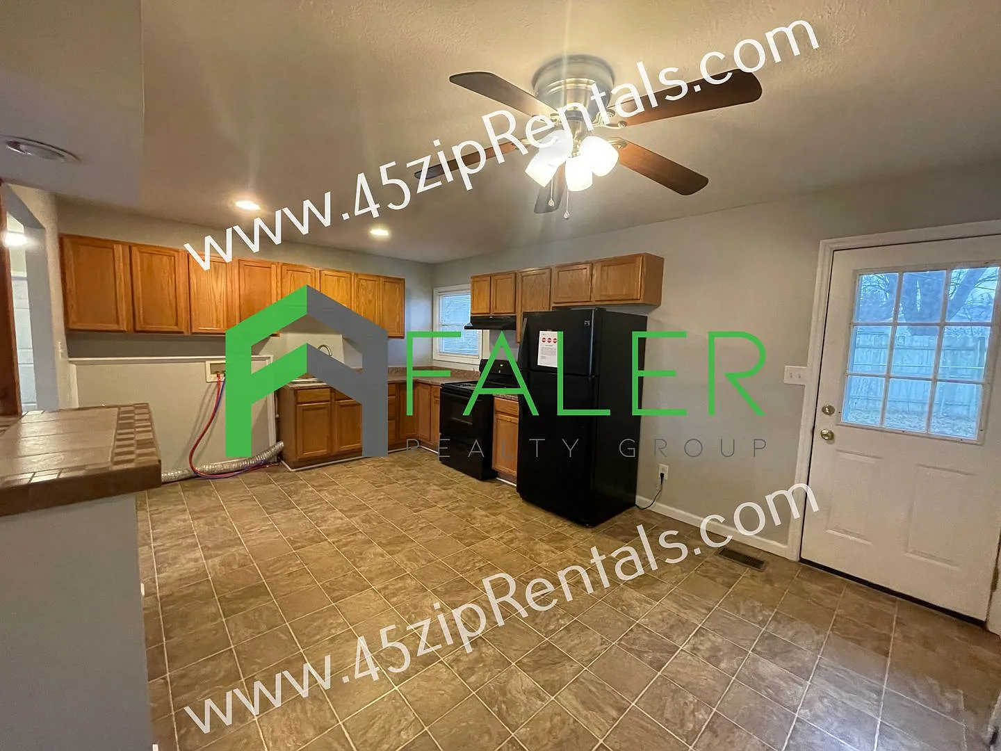 Updated Ranch w/ Carport — Photo 4