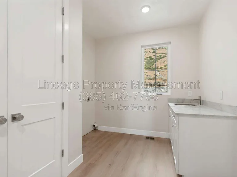 707 N 1540 E — Photo 13