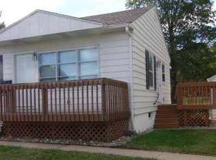 1630 9th St NW, Cedar Rapids, IA 52405