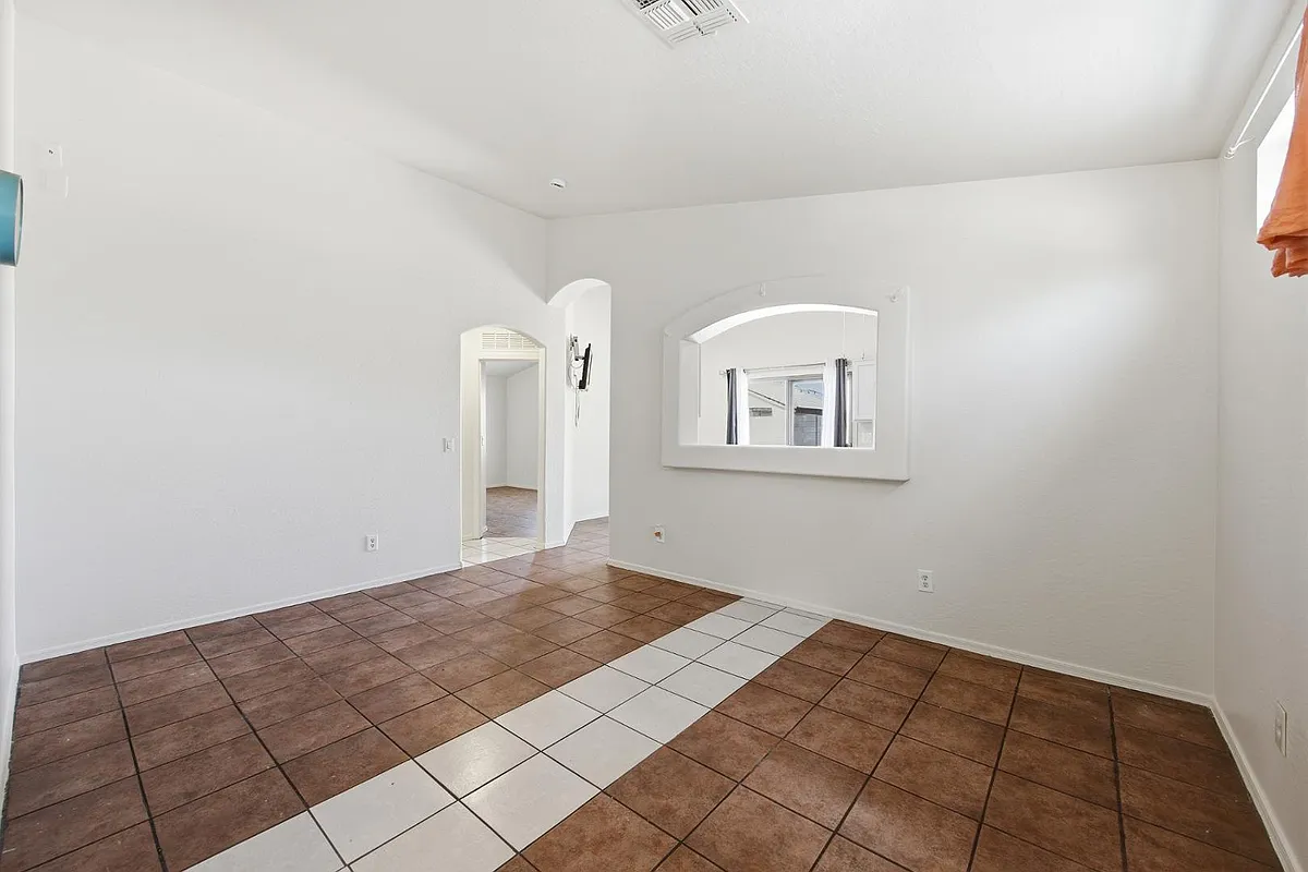 Building Photo - 12418 W Windrose Dr
