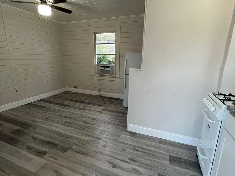 2843 Forest Hill Blvd #7 — Photo 8