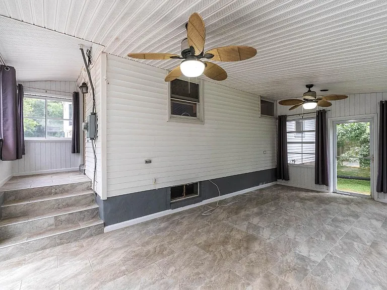 6814 Duke Dr — Photo 29