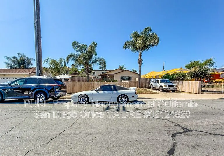 1120 Florence St — Photo 2