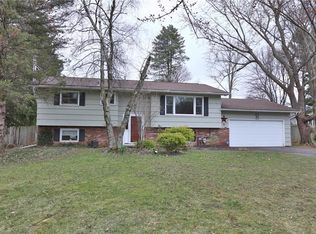 36 Matthew Dr, Fairport, NY 14450