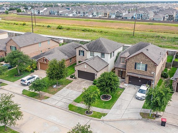 4th image of 8014 Oxbow Manor Ln