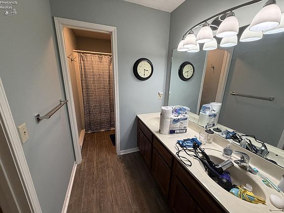 5th image of 104 Leisure Ln