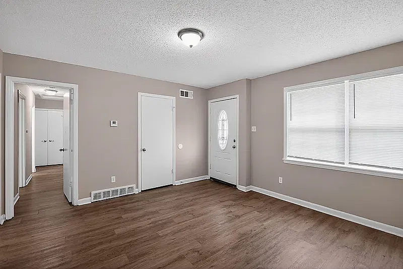 3 bed, 1186 sqft, $1,475 — Photo 1