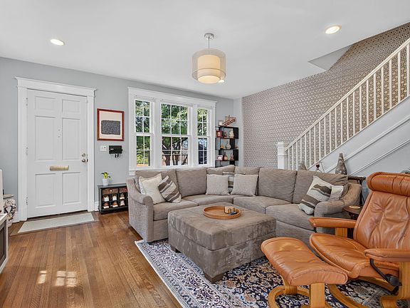 5th image of 5109 45th St NW