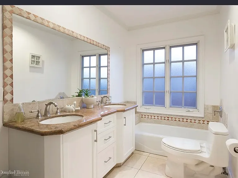 711 Schumacher Dr — Photo 13